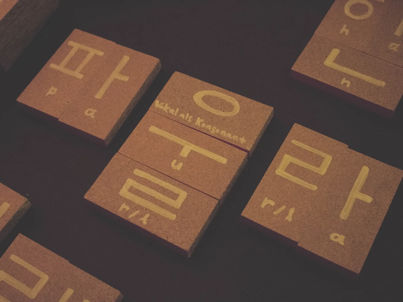 Blocks forming the syllables pa, ul and ra